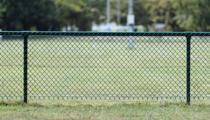 Image new Clôture terrain : comment délimiter et sécuriser vos installations sportives ? 